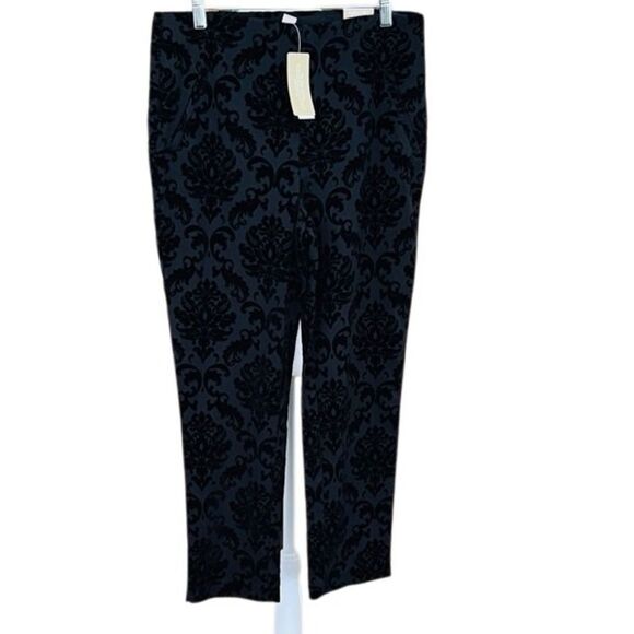 NWT Chico’s Fabulously Slimming Flocked Pull On Pant, Fashion Black size 1 - Picture 2 of 8
